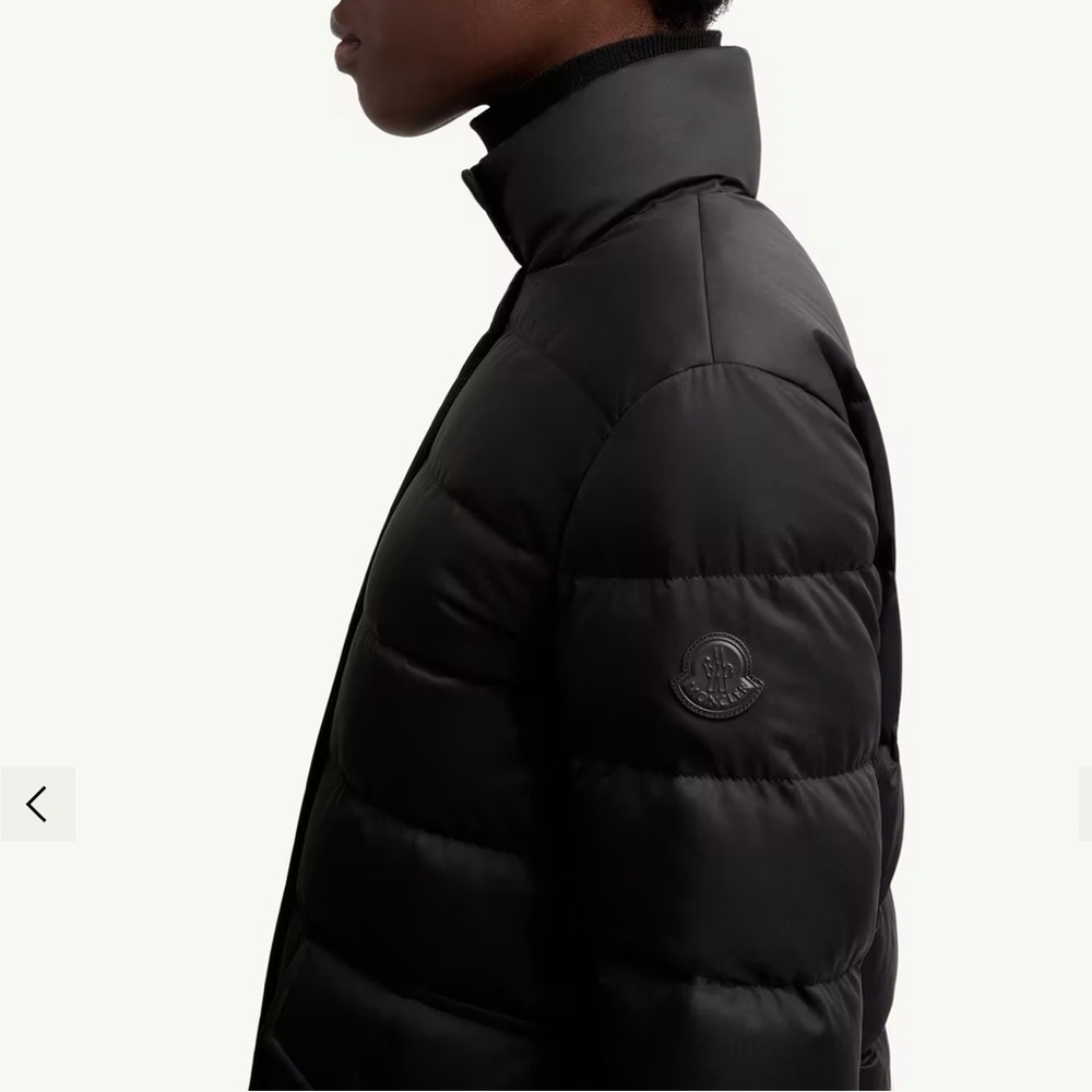 Moncler Black Puffer Jacket with Gold Accents Leather Logo - Picture 4 of 9